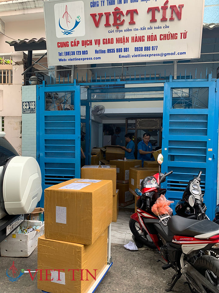 Công ty Việt Tín Express